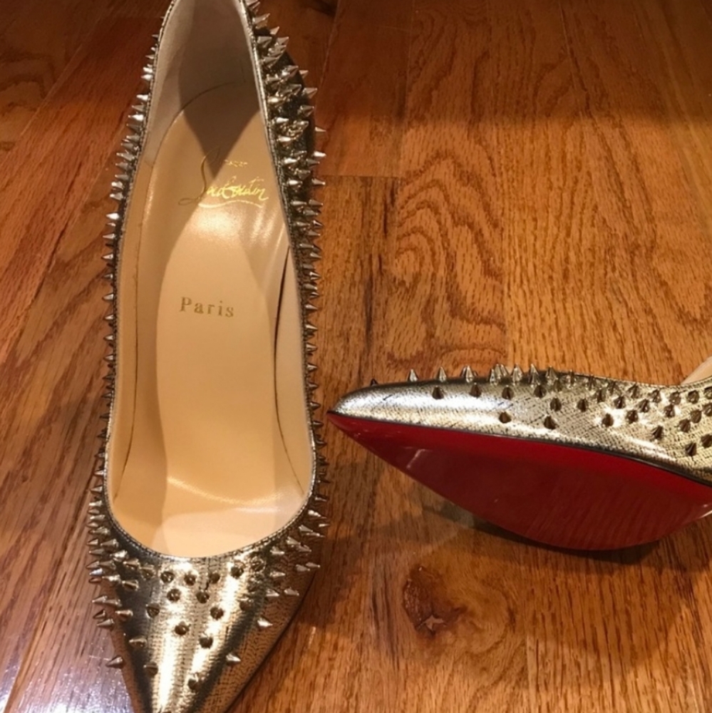 - HP🥳🎊Christian⚜🌺‼️ Louboutin Gold 100mm Escarpic Heels